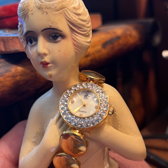 Rare Gold Ladies Quartz EJ Watch Swarovski Crystals Ivory Face - Picture 9 of 9